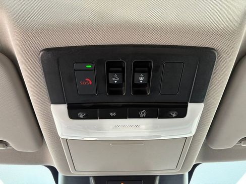 Used 2023 Nissan Rogue SL image 31