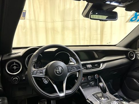 Used 2018 Alfa Romeo Stelvio Ti Sport image 14