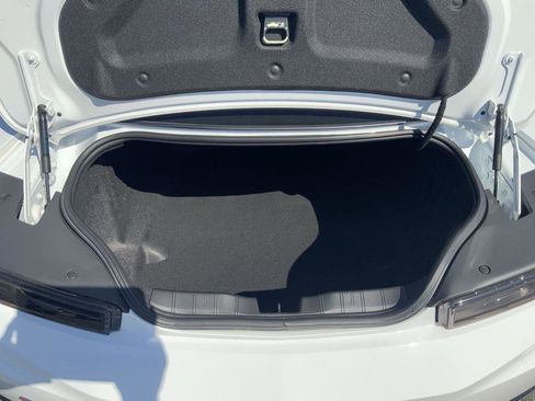 Used 2018 Chevrolet Camaro SS image 8