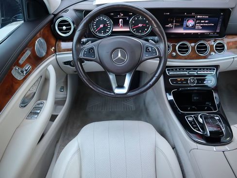 Used 2018 Mercedes-Benz E 300 E 300 image 10