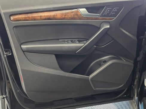 Used 2018 Audi Q5 2.0T Premium Plus w/ Premium Plus Package image 35