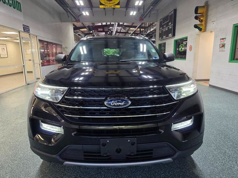Used 2021 Ford Explorer XLT w/ Equipment Group 202A AWD/4WD image 3