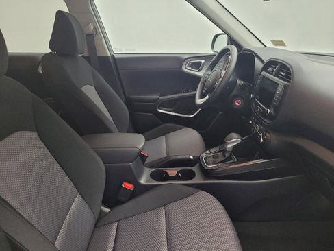 Used 2025 Kia Soul LX w/ LX Technology Package image 21