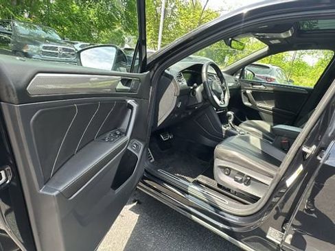 Used 2024 Volkswagen Tiguan SE R-Line AWD/4WD image 28