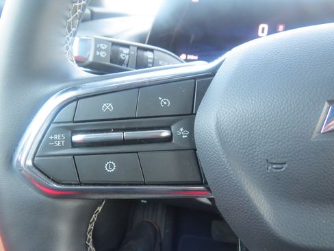 Used 2026 Chevrolet Traverse LT w/ Driver Confidence Package FWD image 17