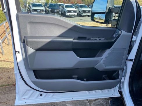 New 2026 Ford F550 4x4 Crew Cab Super Duty image 10