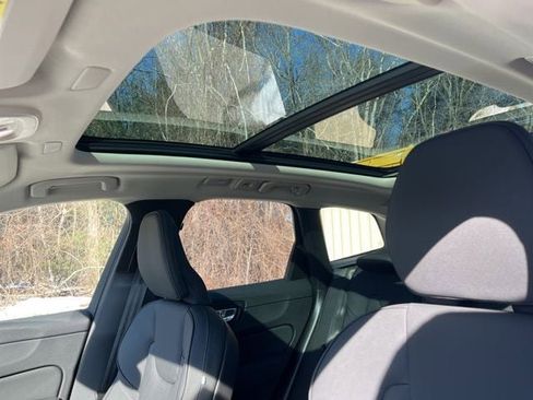 New 2026 Volvo XC60 B5 Plus w/ Climate Package image 23