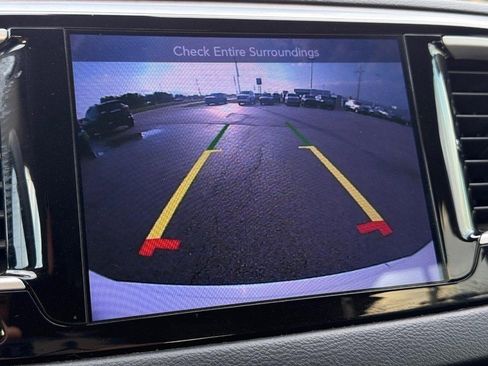 Used 2017 Chrysler Pacifica Touring Plus FWD image 19