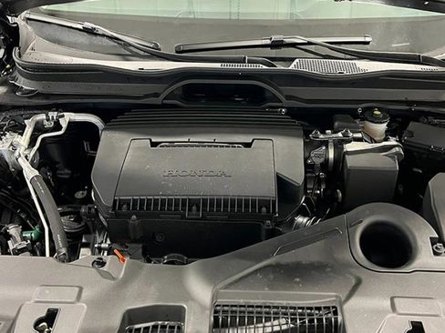 New 2025 Honda Pilot Touring image 24