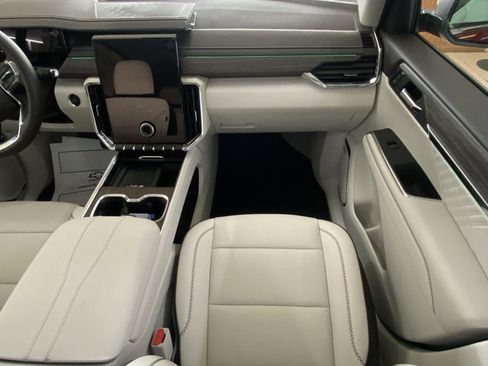 New 2026 GMC Acadia Denali w/ Super Cruise Package image 14