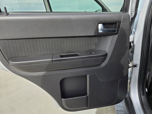 Used 2011 Ford Escape Limited w/ 302A Rapid Spec Order Code image 23