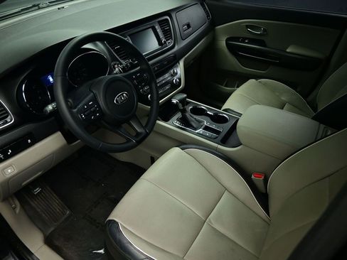 Used 2020 Kia Sedona EX image 17