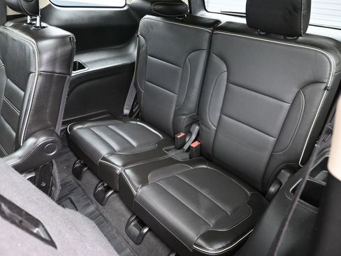 Used 2019 GMC Acadia Denali image 28