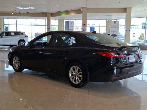 Certified 2025 Toyota Camry LE image 5