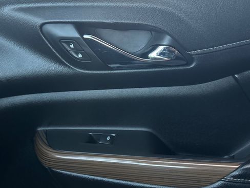 Used 2019 GMC Acadia SLE image 34