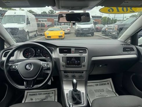 Used 2016 Volkswagen Golf S FWD image 29
