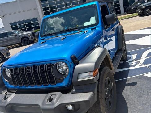 Used 2024 Jeep Wrangler Sport AWD/4WD image 3