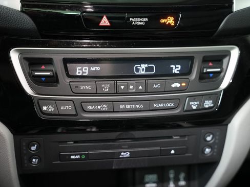 Used 2017 Honda Pilot Elite image 28