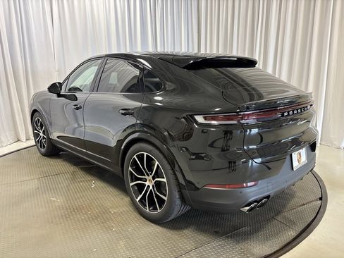 Used 2025 Porsche Cayenne Coupe image 3