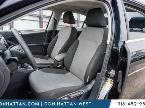 Used 2017 Volkswagen Jetta S image 4