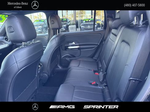 Used 2021 Mercedes-Benz GLB 250 4MATIC image 15