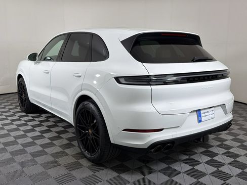 Used 2026 Porsche Cayenne AWD/4WD image 3