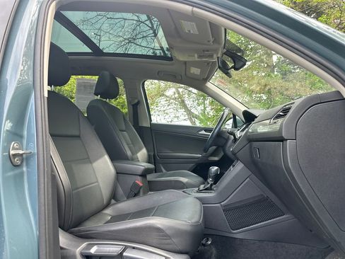 Used 2019 Volkswagen Tiguan SE w/ Panoramic Sunroof Package FWD image 21