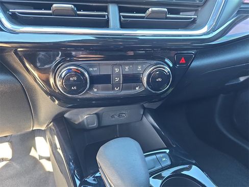 Used 2025 Chevrolet Trax RS w/ Driver Confidence Package image 24