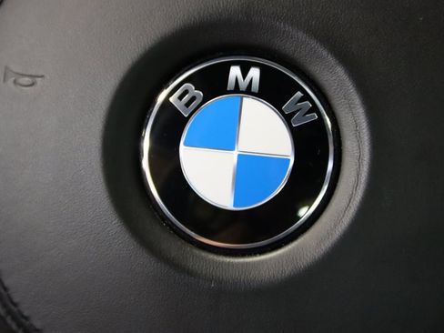 Used 2018 BMW M550i xDrive image 44