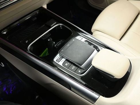 Used 2020 Mercedes-Benz GLB 250 GLB 250 w/ Premium Package image 32