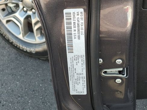 Certified 2022 Jeep Cherokee Trailhawk w/ Sun, Sound & Nav Group image 30