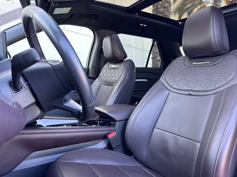 Used 2025 Ford Explorer Platinum w/ LUX Leather Package AWD/4WD image 27