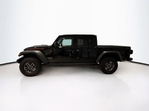Used 2025 Jeep Gladiator Mojave w/ Convenience Group image 4