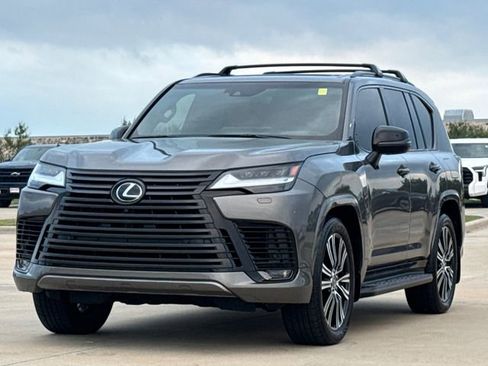 Used 2024 Lexus LX 600 4WD w/ Luxury Package image 3