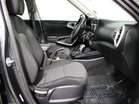 Used 2023 Kia Soul LX w/ Option Group 015 FWD image 11