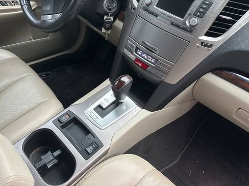 Used 2013 Subaru Legacy 2.5i Limited AWD/4WD image 10