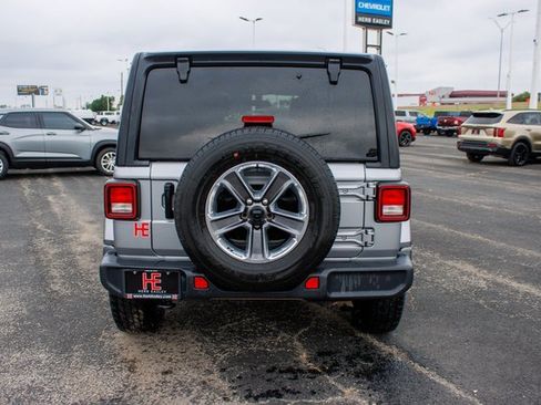 Used 2021 Jeep Wrangler Unlimited Sahara image 4