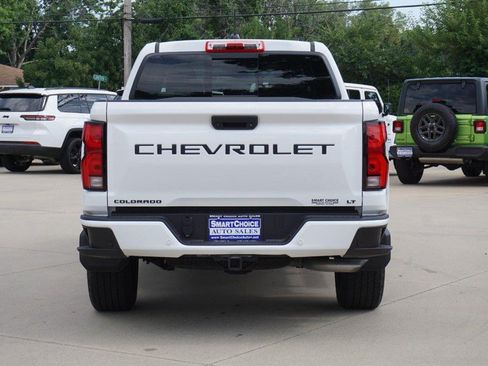 Used 2024 Chevrolet Colorado LT w/ LT Convenience Package III AWD/4WD image 4
