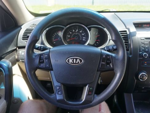 Used 2011 Kia Sorento 2WD w/ Convenience Pkg image 3