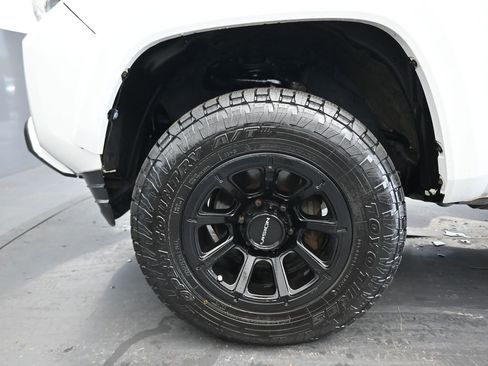 Used 2017 Toyota Tacoma SR5 w/ Tow Package image 48