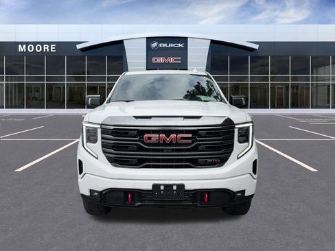 Used 2024 GMC Sierra 1500 AT4 w/ AT4 Premium Package AWD/4WD image 4