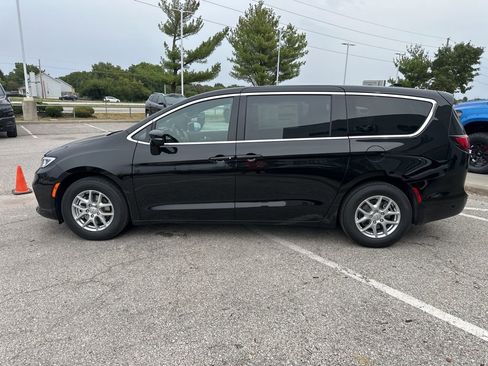 New 2026 Chrysler Pacifica Select image 19