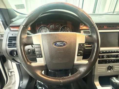 Used 2009 Ford Flex Limited image 28