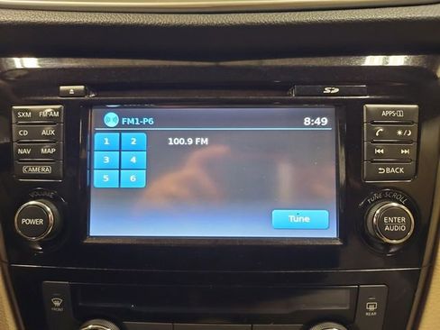 Used 2015 Nissan Rogue SV w/ SV Premium Package image 18