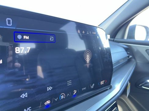 New 2026 Chevrolet Traverse LT image 13