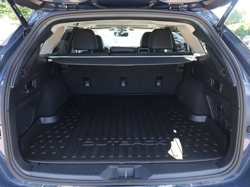 Certified 2025 Subaru Outback Limited AWD/4WD image 6