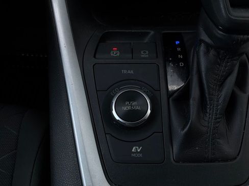 Used 2020 Toyota RAV4 XLE w/ Convenience Package AWD/4WD image 24
