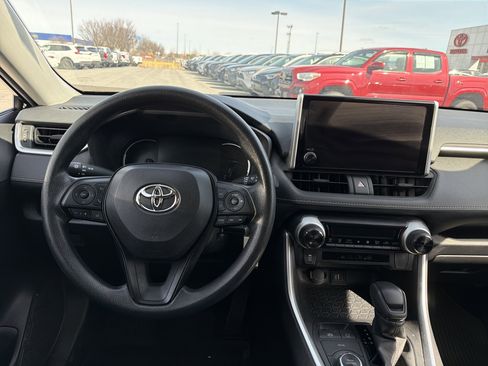 Used 2023 Toyota RAV4 LE image 12