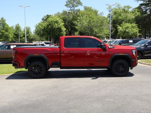 Used 2025 GMC Sierra 2500 AT4 w/ AT4 Premium Plus Package AWD/4WD image 12