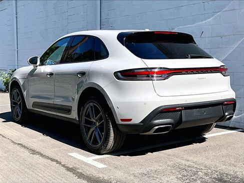 Certified 2023 Porsche Macan AWD/4WD image 3